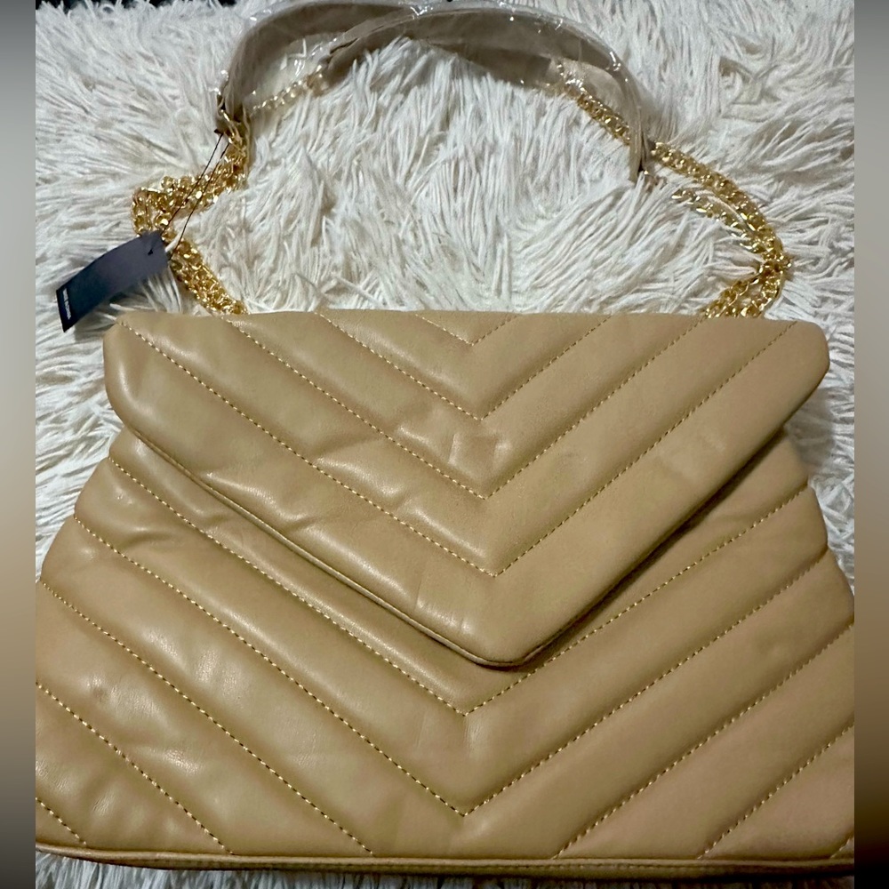 ✨ Gold Chain Quilted Purse